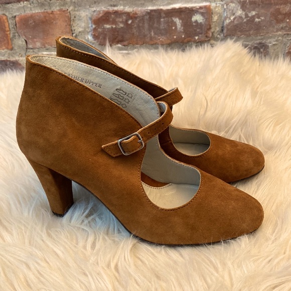 Eric Michael Suede Heels/Booties, Size 5.5 - Picture 9 of 16